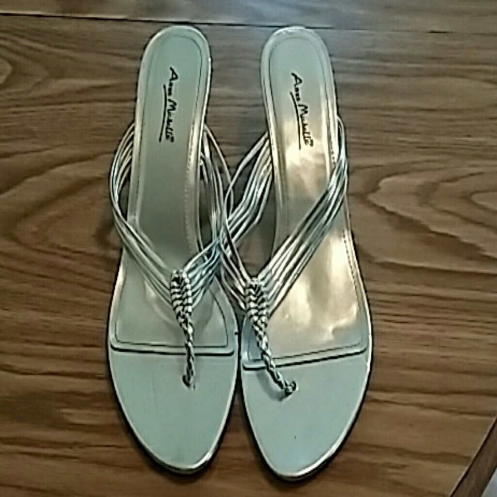 Anne Michelle  silver slip on silver